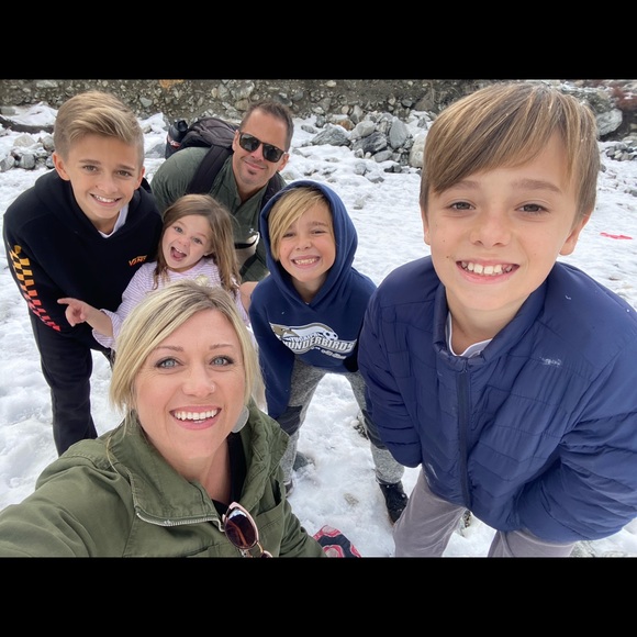 Meet your Posher, Stephanie - Picture 4 of 5